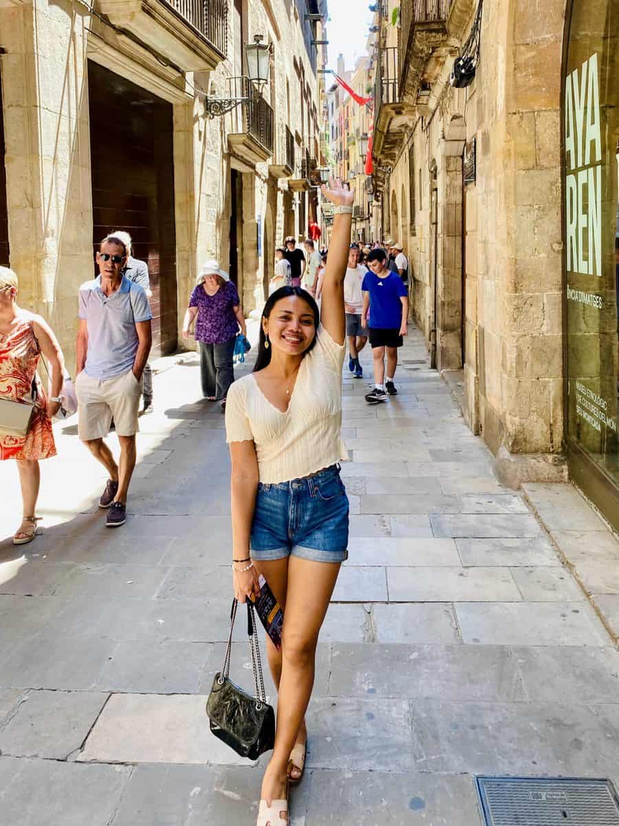 Dopegine travelling in a sunlit European street